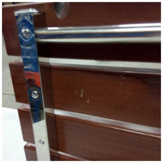 Sedile doccia ribaltabile. Sedia pieghevole per anziani in legno tropicale e alluminio 900x338mm