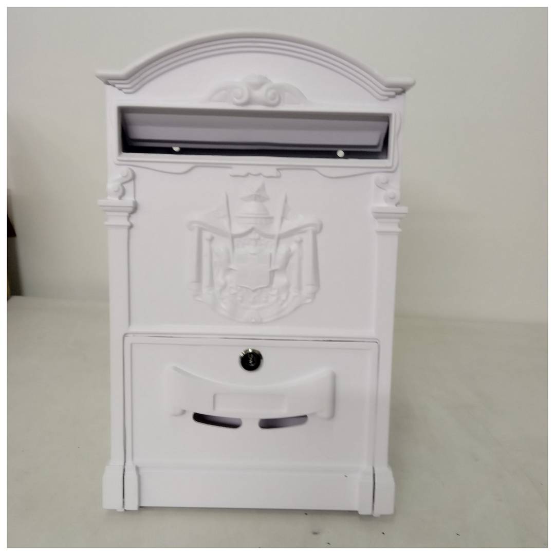 Caixa de correio antiga de metal branco para cartas e correspondências