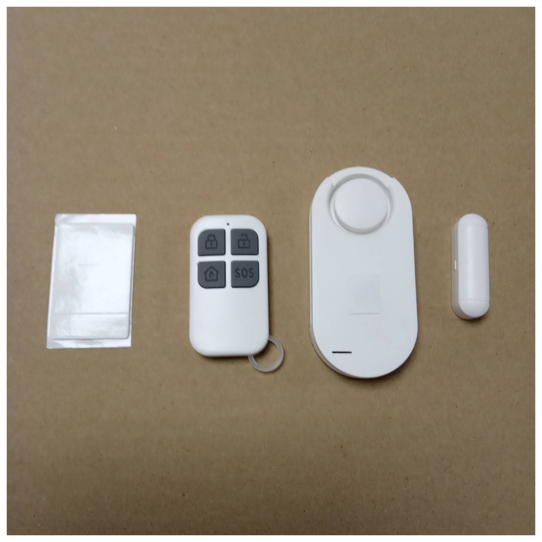 Alarma antirrobo con mando a distancia . Frecuencia emisión: 433,92 MHz.