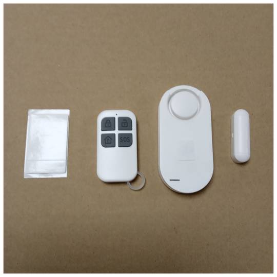 Alarma antirrobo con mando a distancia . Frecuencia emisión: 433,92 MHz.