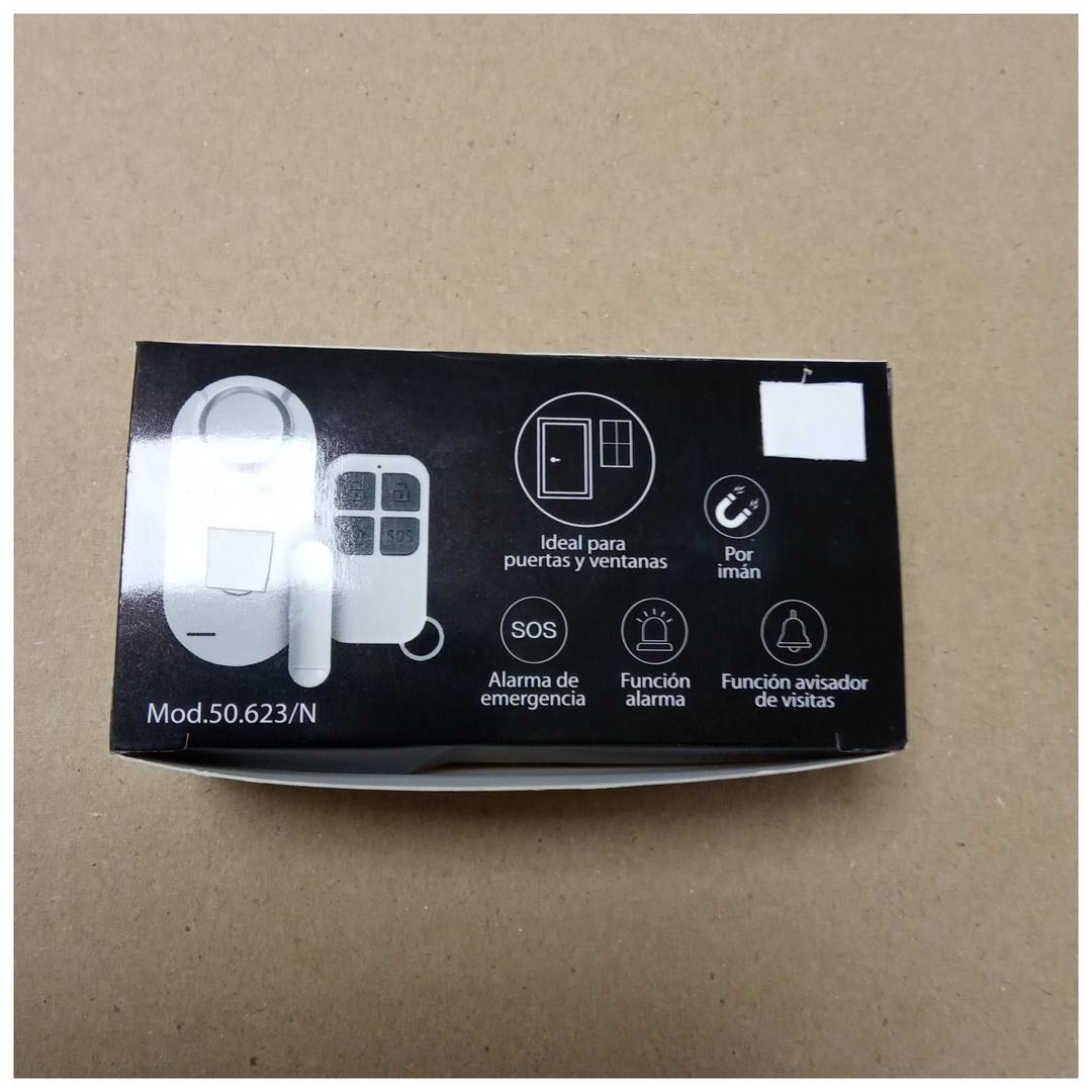 Alarma antirrobo con mando a distancia . Frecuencia emisión: 433,92 MHz.