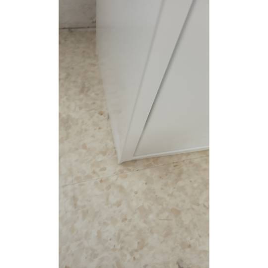 Pattumiera metallica con 3 scomparti bianchi per la raccolta differenziata