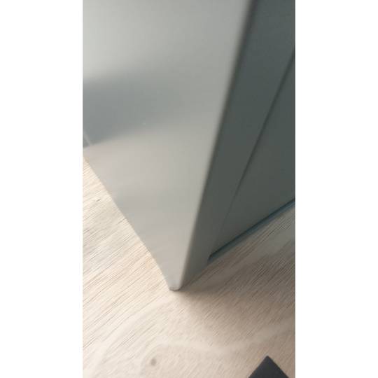 Metalowy kosz na śmieci z 3 ciemnoszarymi przegrodami do recyklingu