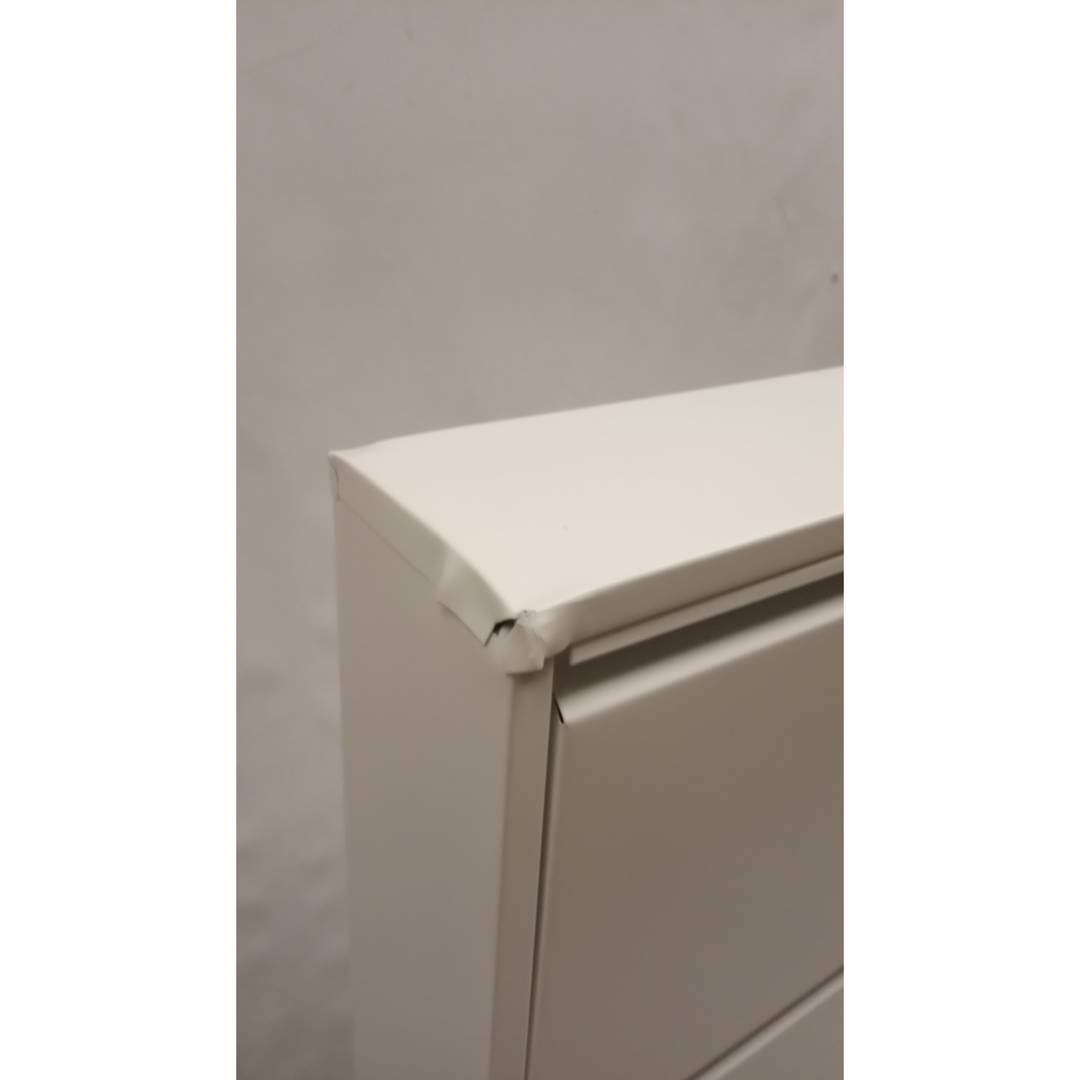 Sapateira metálica com 3 compartimentos brancos