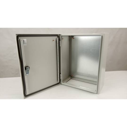 Caixa de distribuição elétrica metálica com proteção IP66 para fixação na parede 350x450x200mm