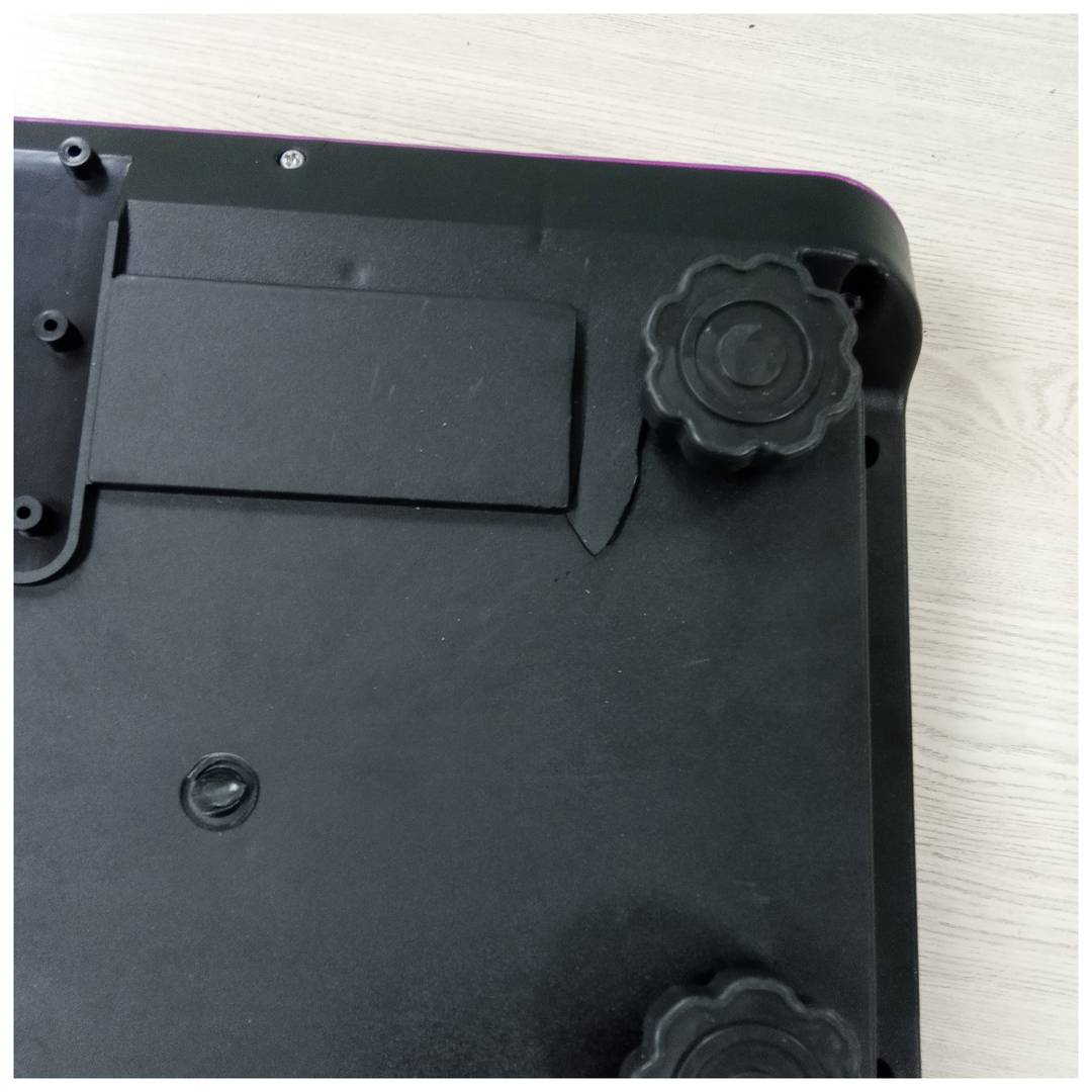 Waga biurkowa z tacą 34x24cm i wagą 30kg