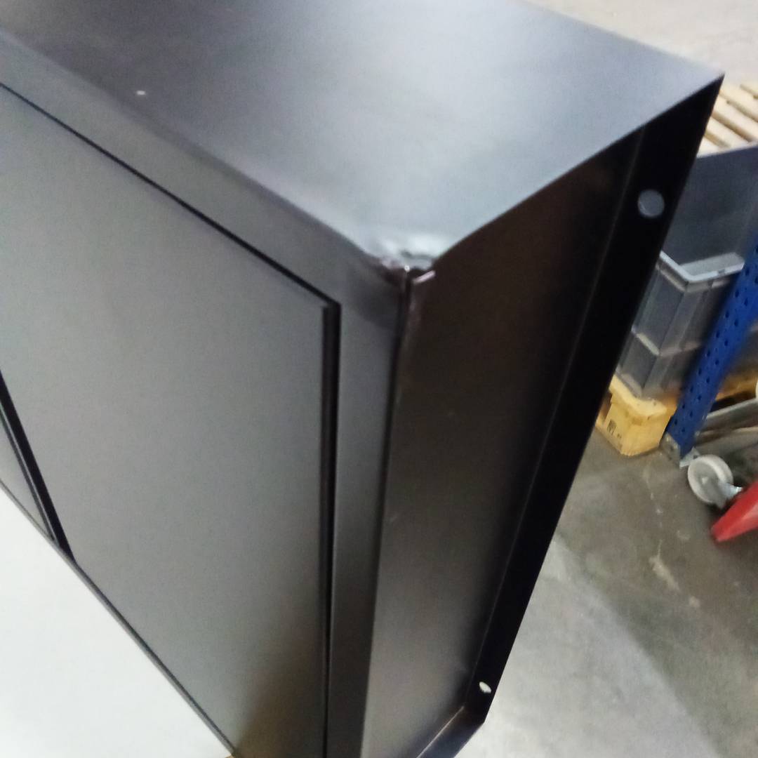 Metalen schoenenrek met 5 zwarte vakken