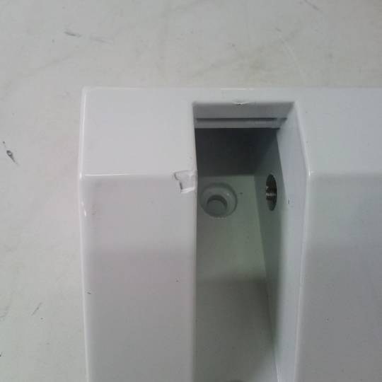 Klappbarer Duschsitz. Klappstuhl mit grauem Kunststoff und Aluminiumfüßen 320x328mm