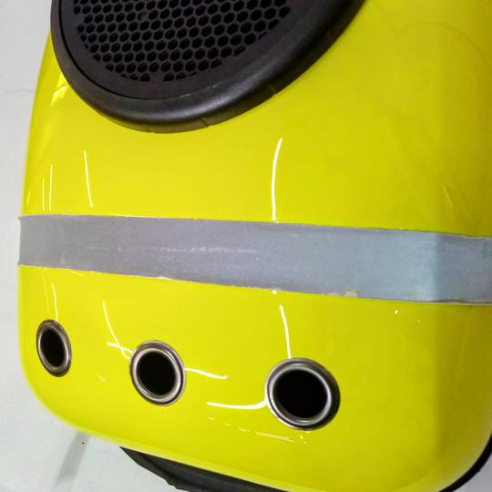 Mochila para transporte de mascotas gato y perro. Transportin de plástico rígido amarillo