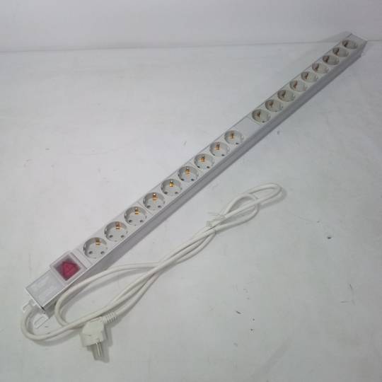 Multipresa rack RackMatic 19