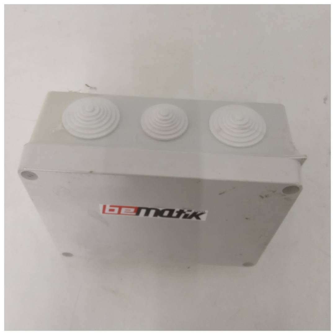 Rechteckige wasserdichte Box mit 220x170x85 Kegeln IP55