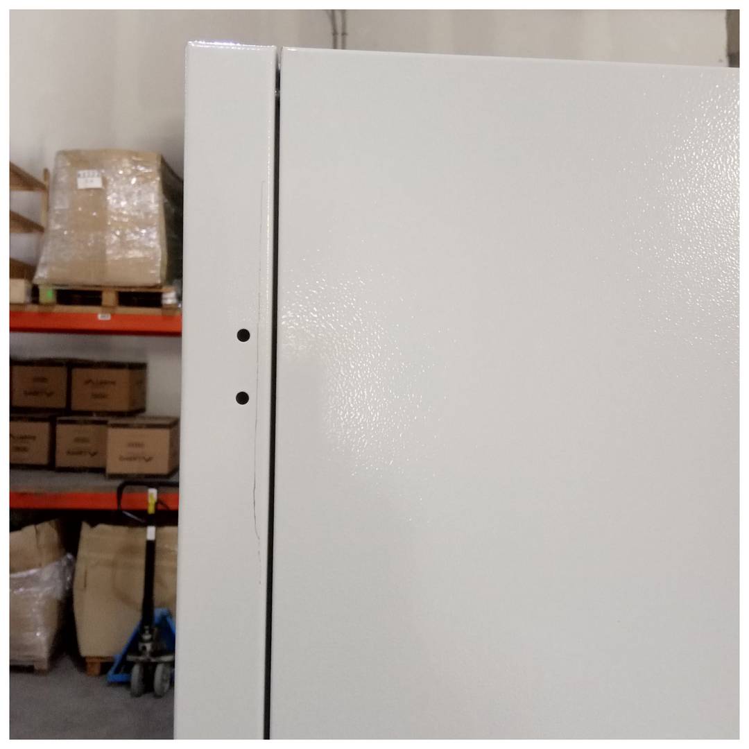 Armari rack 19'' de peu 42U 800x1000x1980mm MobiRack de RackMatic Blanc i porta de vidre temperat