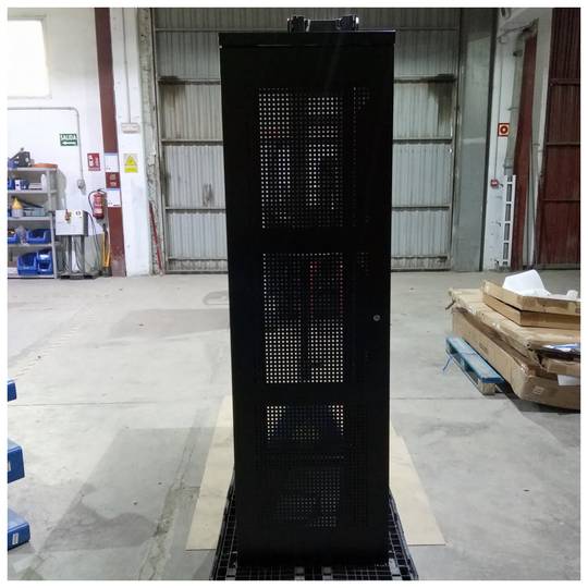 Rackkast 19'' staand 42U 600x1000x2000mm MobiRack van RackMatic