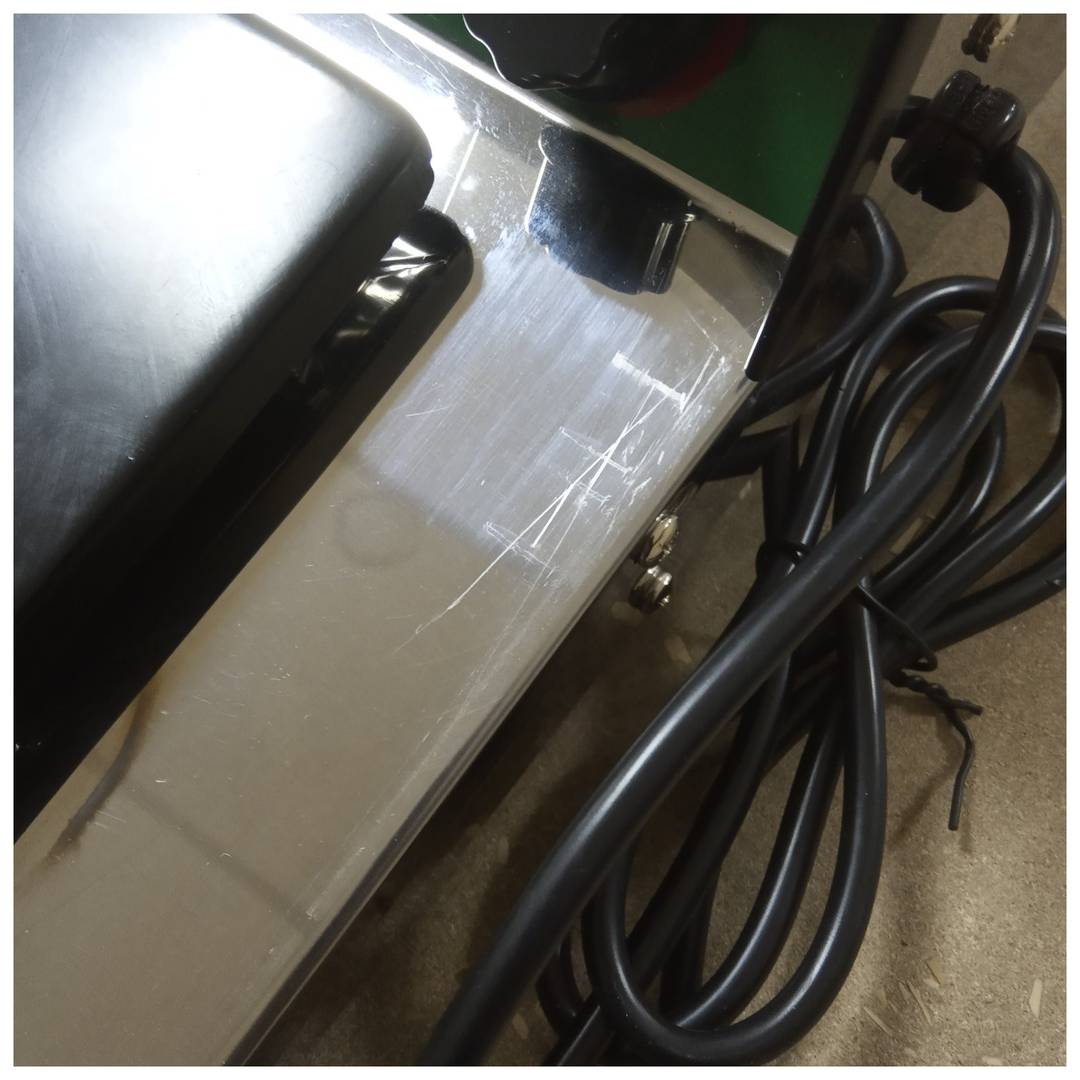 Macchina per l'imballaggio alimentare in rotoli di film plastico ricondizionata