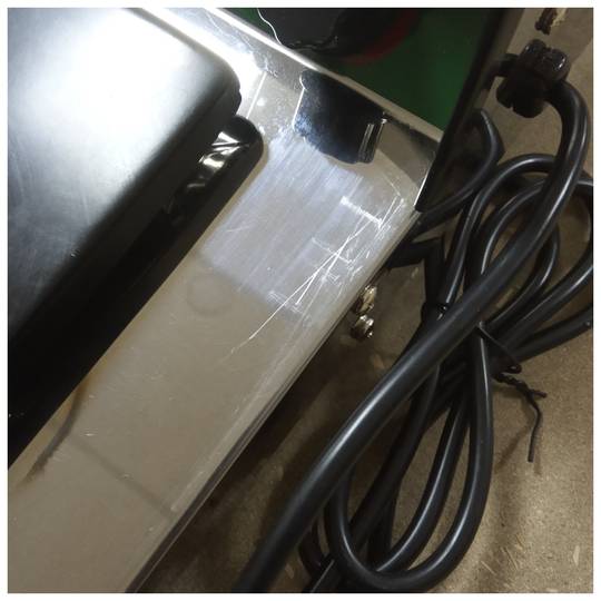 Macchina per l'imballaggio alimentare in rotoli di film plastico ricondizionata