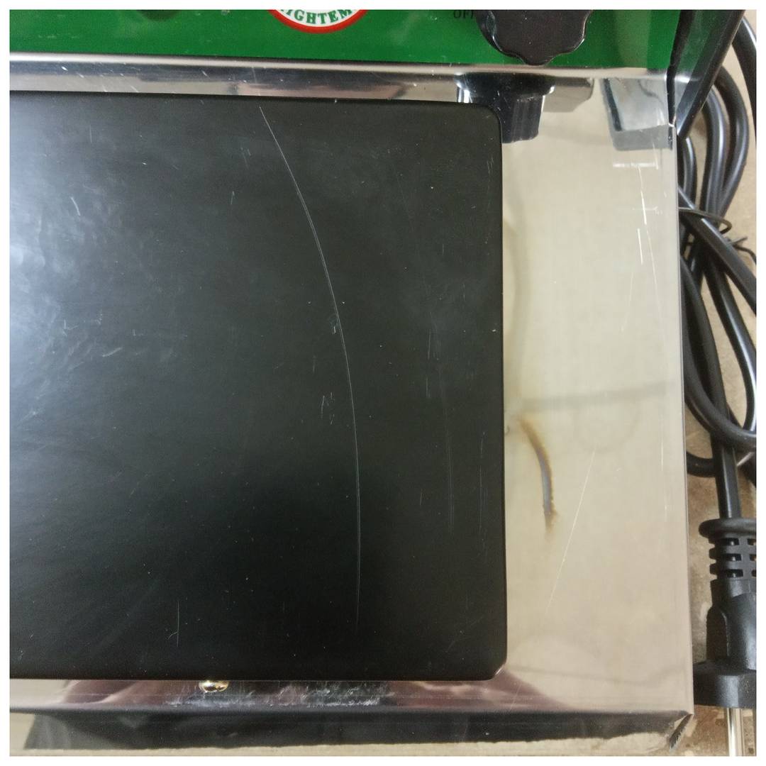 Macchina per l'imballaggio alimentare in rotoli di film plastico ricondizionata