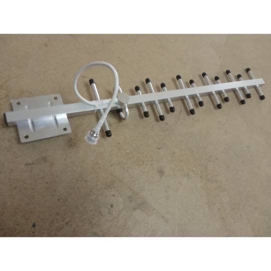 Yagi-antenne voor GSM 3G-repeater 900 1710 2180 MHz N-connector