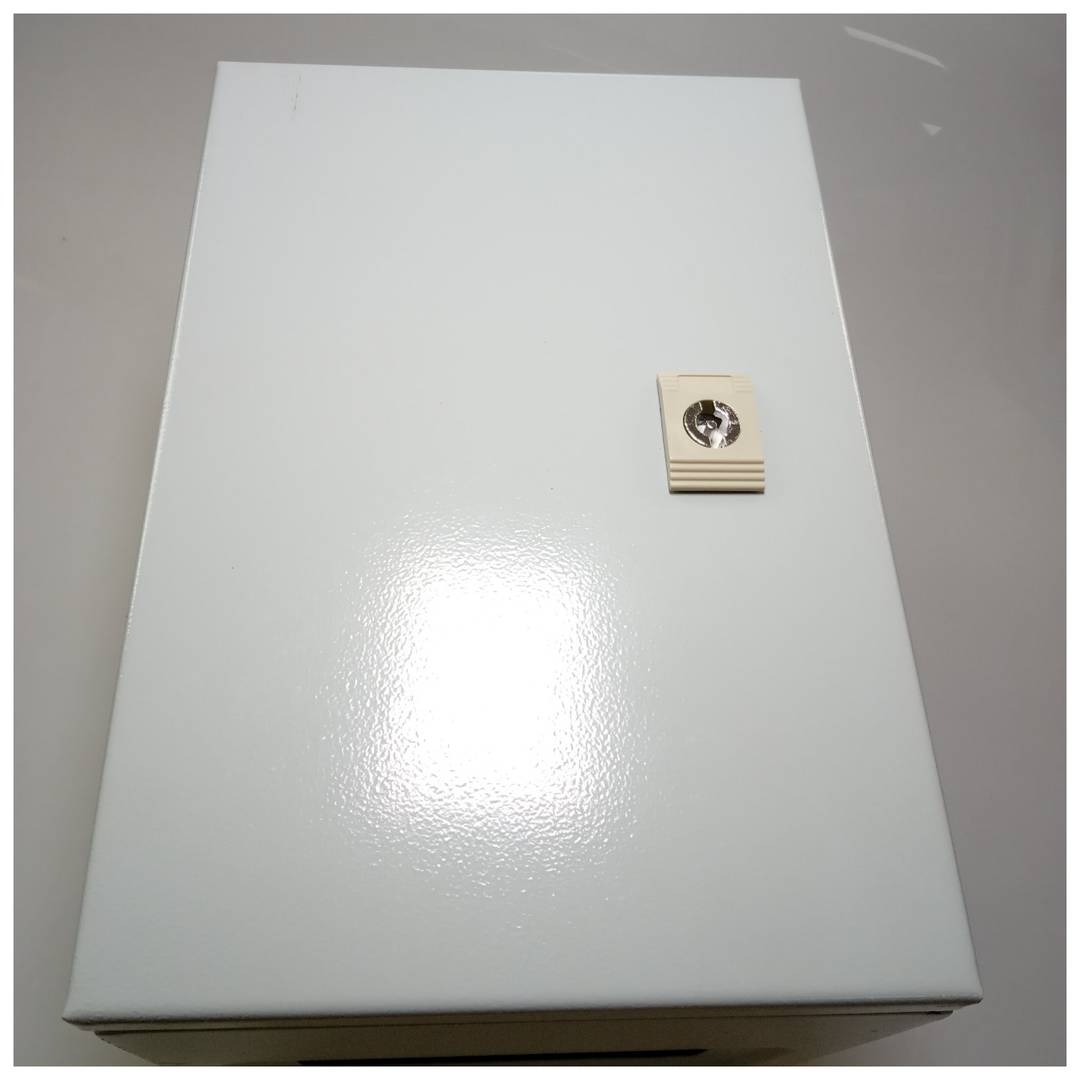 Scatola di distribuzione elettrica in metallo con protezione IP65 per fissaggio a parete 300x200x200mm