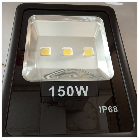 LED spotlight IP65 150W 13500LM with adjustable fixation refurbished