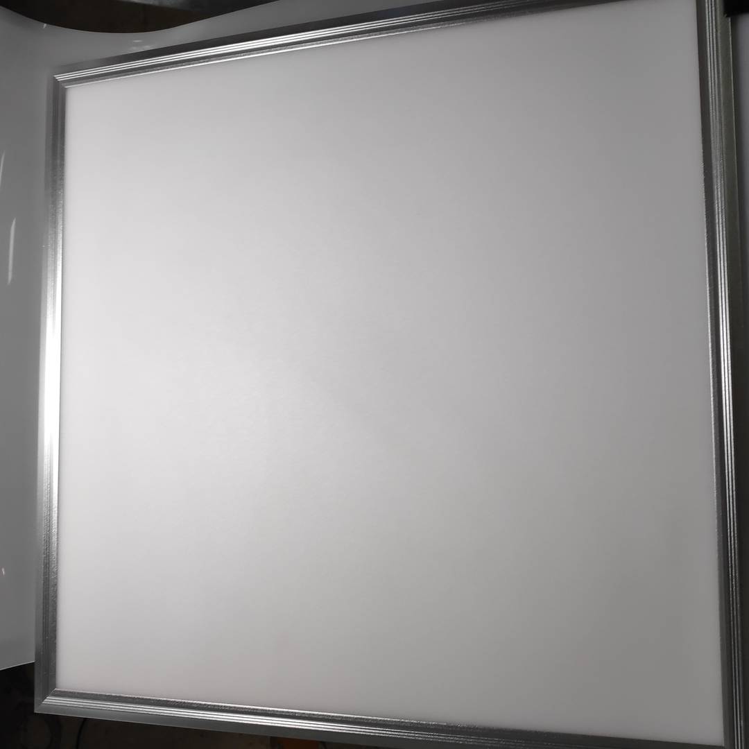 Pannello LED 595x595mm 40W 6000 lumen bianco neutro ricondizionato