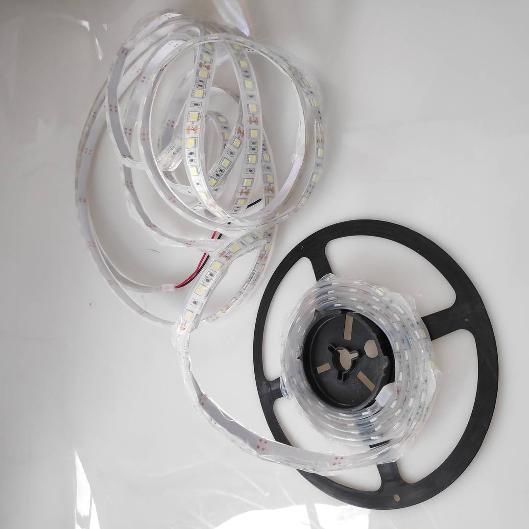 Bande LED flexible 13 lm / led 60 m / 5 m IP65 blanc intense remis à neuf