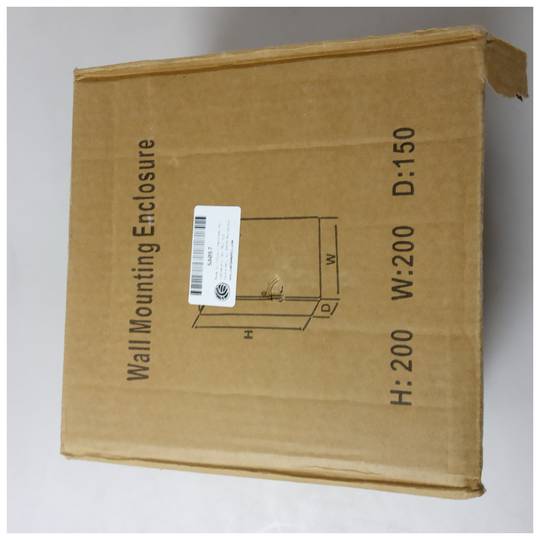 Caja de distribución eléctrica metálica con protección IP65 para fijación a pared 200x200x150mm