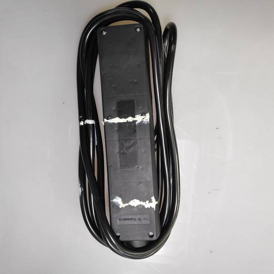 Regleta d'endolls 4 schuko 16A 250V negra amb interruptor i cable de 3m recondicionat