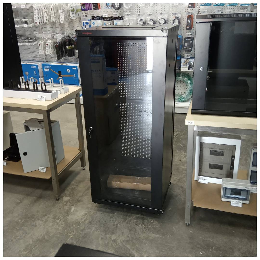 Armadio rack 19'' in piedi 29U 600x600x1400mm MobiRack di RackMatic