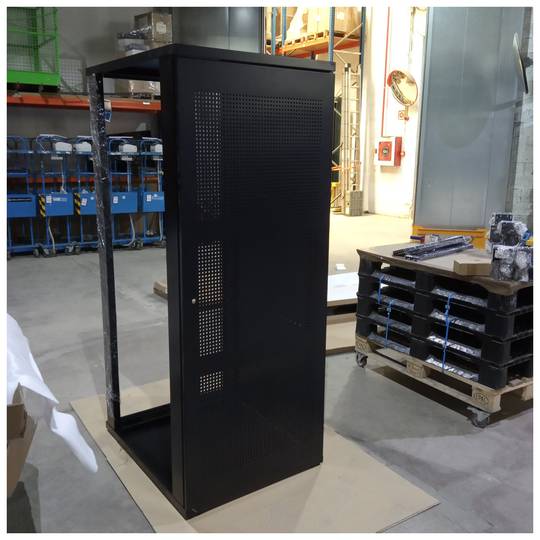 Rackschrank 19'' stehend 42HE 800x1000x2000mm MobiRack von RackMatic