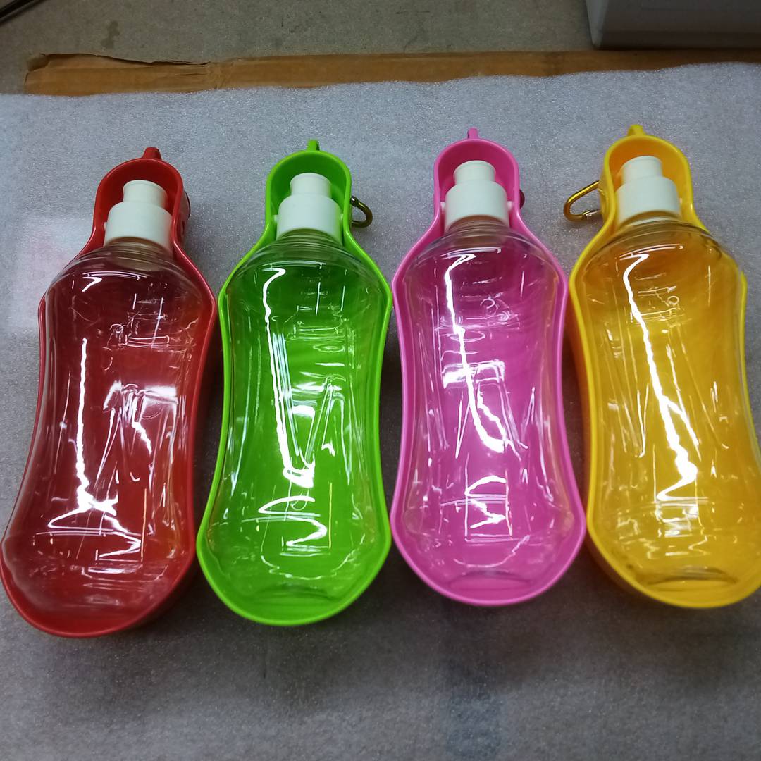 Borraccia portatile da 500 ml per cani. Bevitore da viaggio per animali domestici