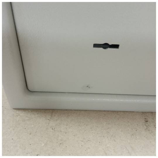 Steel security safe with keys 31 x 20 x 20 cm beige