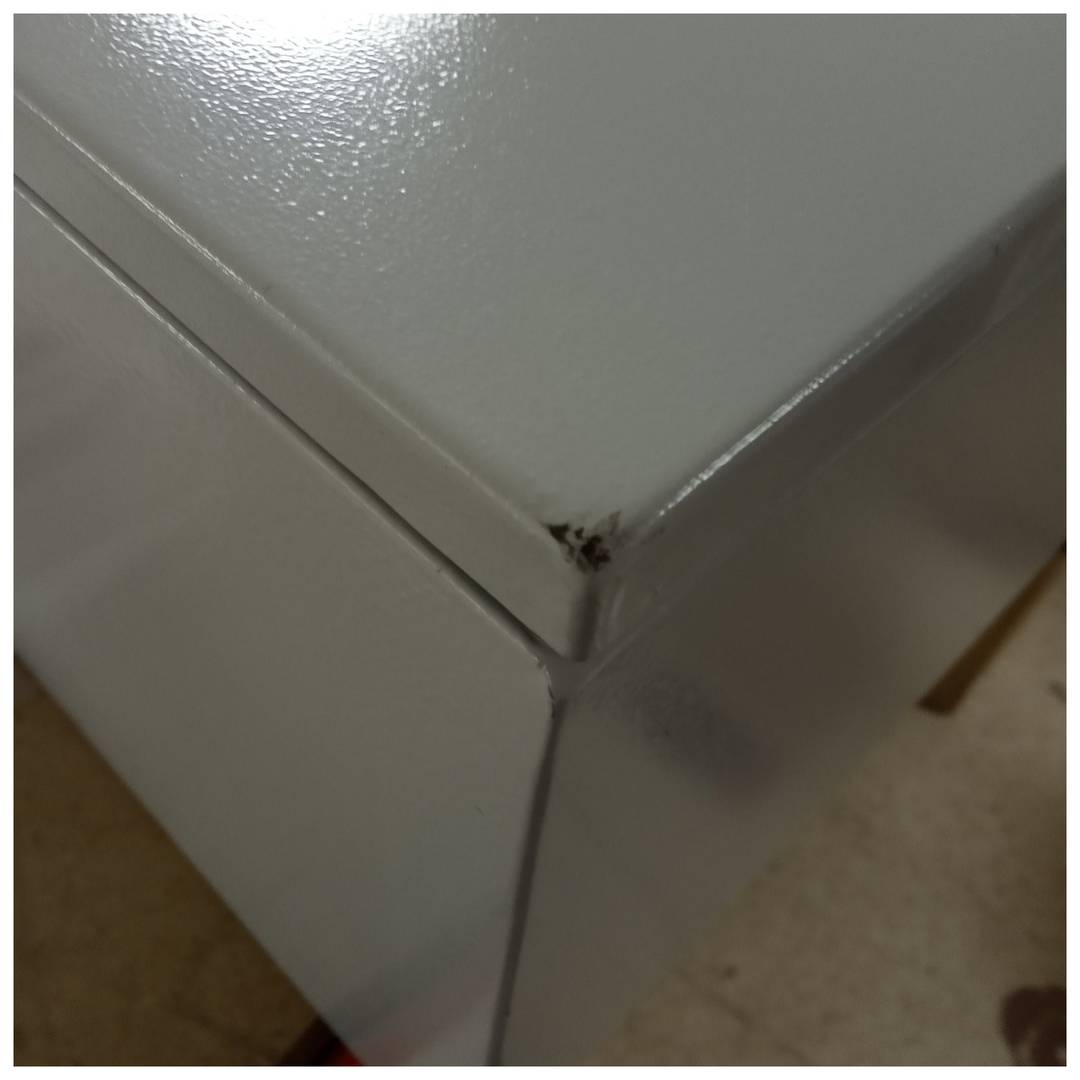 Scatola di distribuzione elettrica in metallo con protezione IP65 per montaggio a parete 500x500x300mm