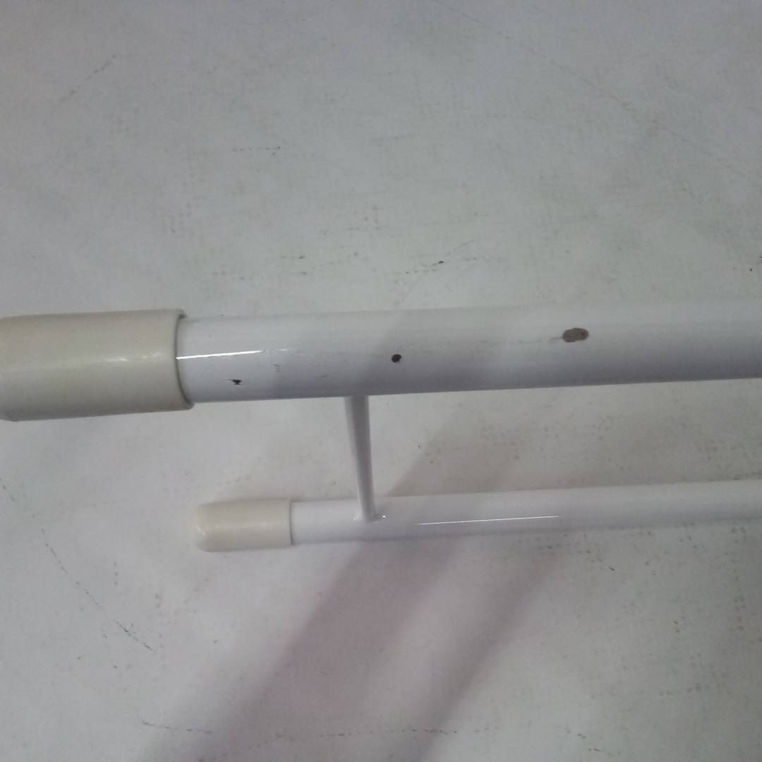 Seient de dutxa abatible. Cadira plegable amb peus de plàstic i alumini gris 320x328mm