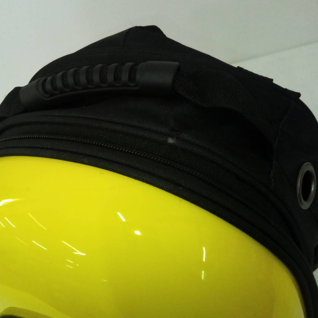 Sac à dos en plastique rigide jaune pour le transport des animaux chat et chien