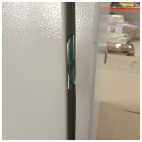 Metal electrical distribution box with IP65 protection for wall fixing 400x400x200mm