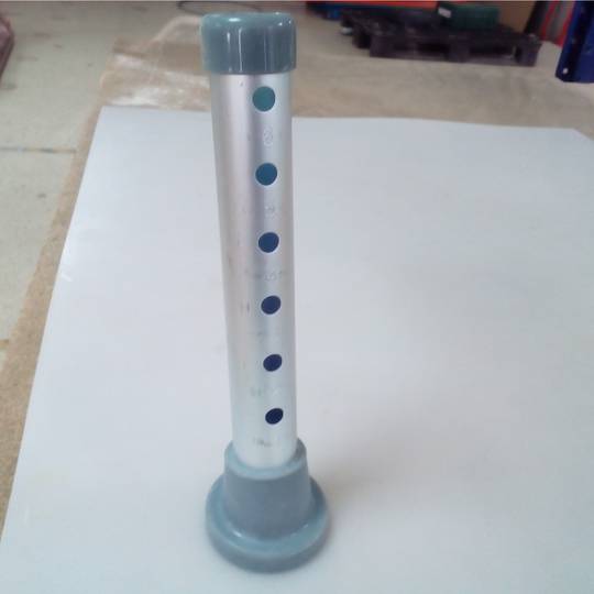 Chaise de douche antidérapante réglable en hauteur avec accoudoirs pour seniors