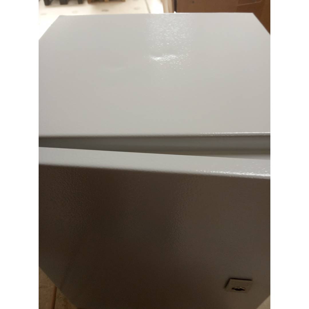 Elektroverteilerkasten aus Metall mit Schutzart IP65 zur Wandbefestigung 400x300x300mm