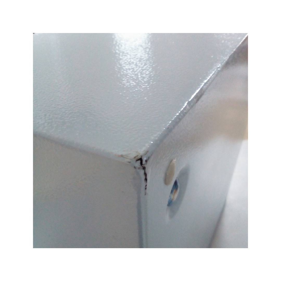 Elektroverteilerkasten aus Metall mit Schutzart IP65 für Wandmontage 500x500x200mm