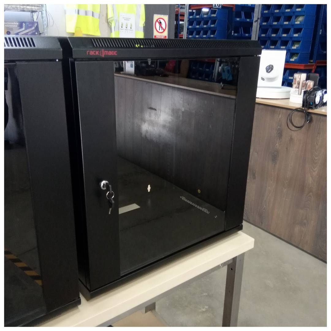 Armoire rack murale 19