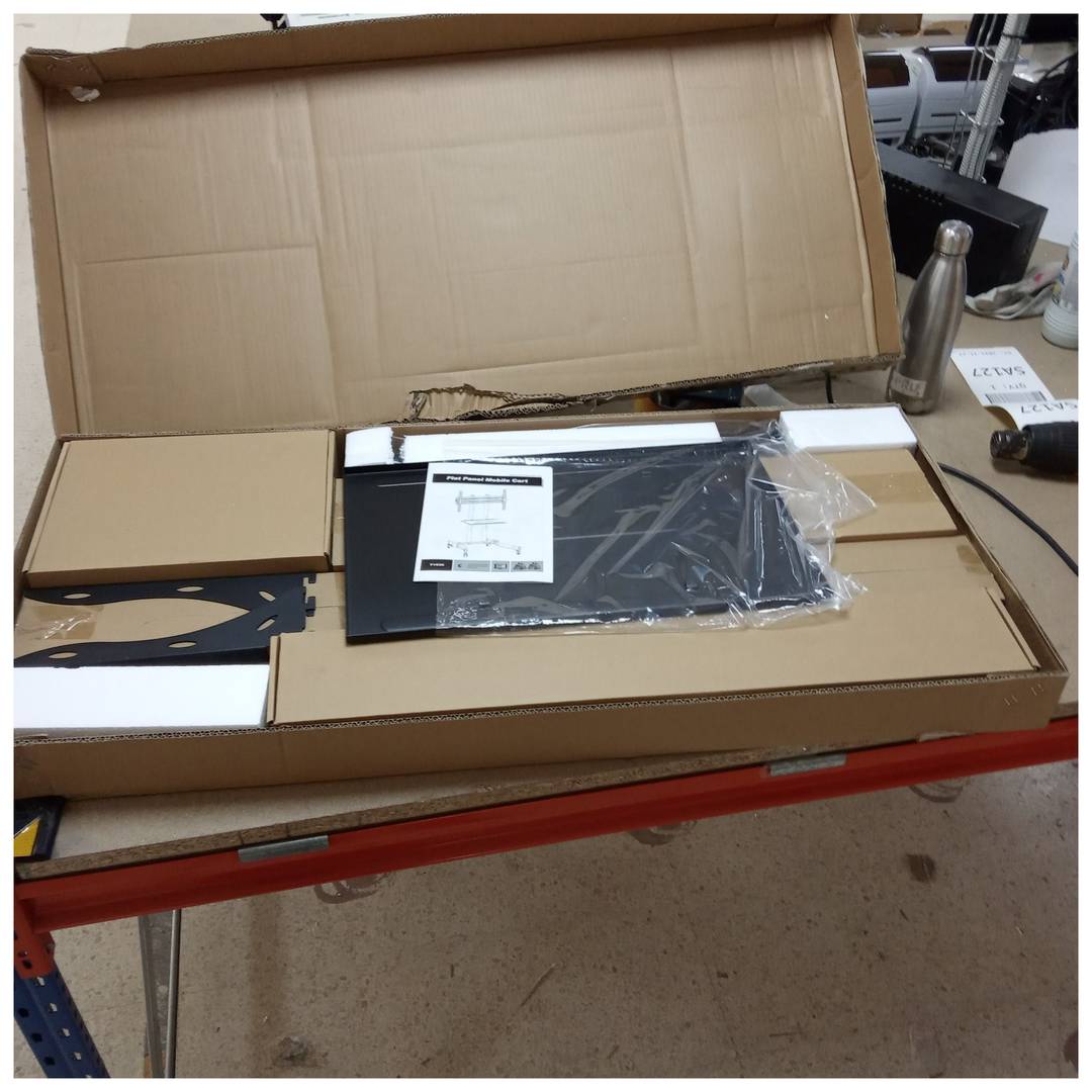 Vloerstandaard met wielen voor flatscreen TV LED LCD 37