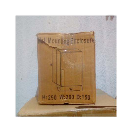 Elektrischer Verteilerkasten aus Metall mit Schutzart IP65 für die Wandmontage 250x200x150mm