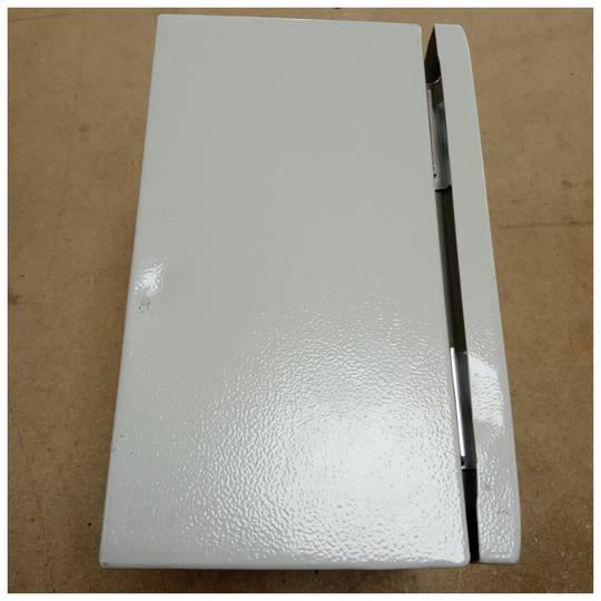 Elektrischer Verteilerkasten aus Metall mit Schutzart IP65 für die Wandmontage 250x200x150mm