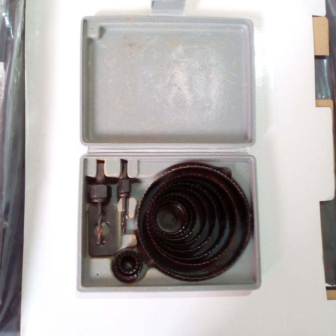 Doos met 12 ronde kronen voor het zagen van houten gaten 19 21 27 30 37 44 50 62 75 88 100 125 mm