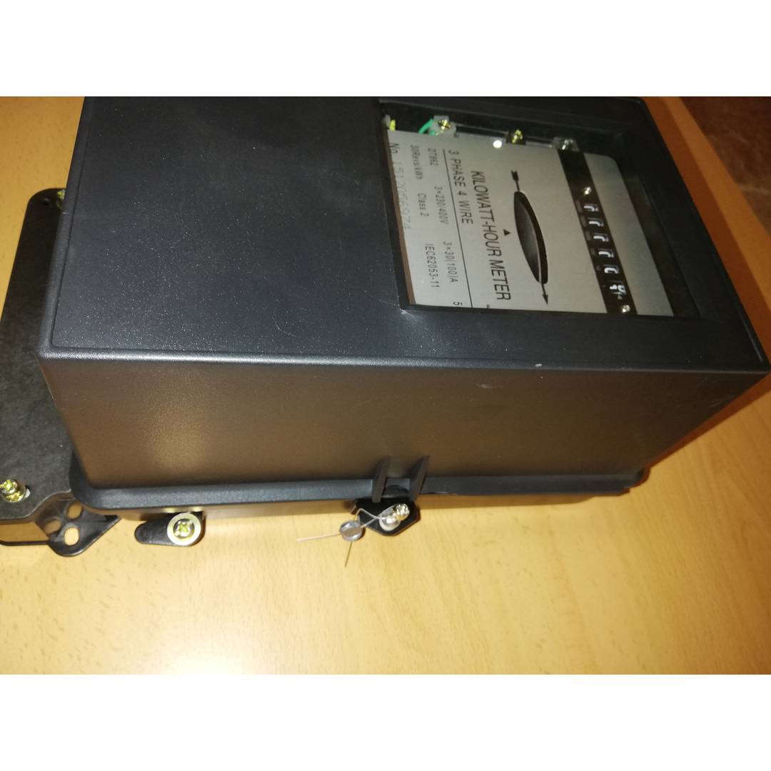 Contatore contatore elettrico trifase 3x30A 230V 50Hz plastica nera