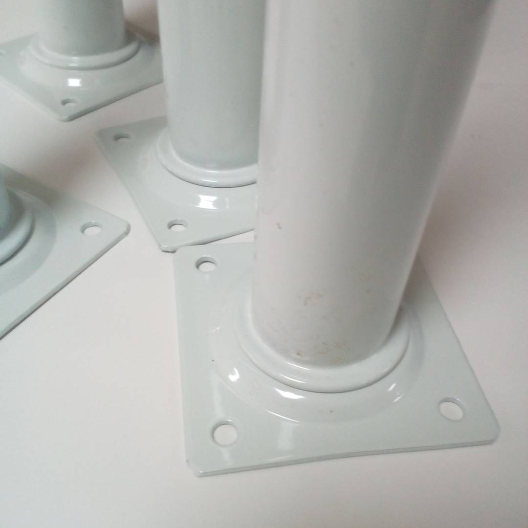 Piedi rotondi per tavolo e mobili. Gambe in acciaio bianco da 4 pezzi da 40 cm
