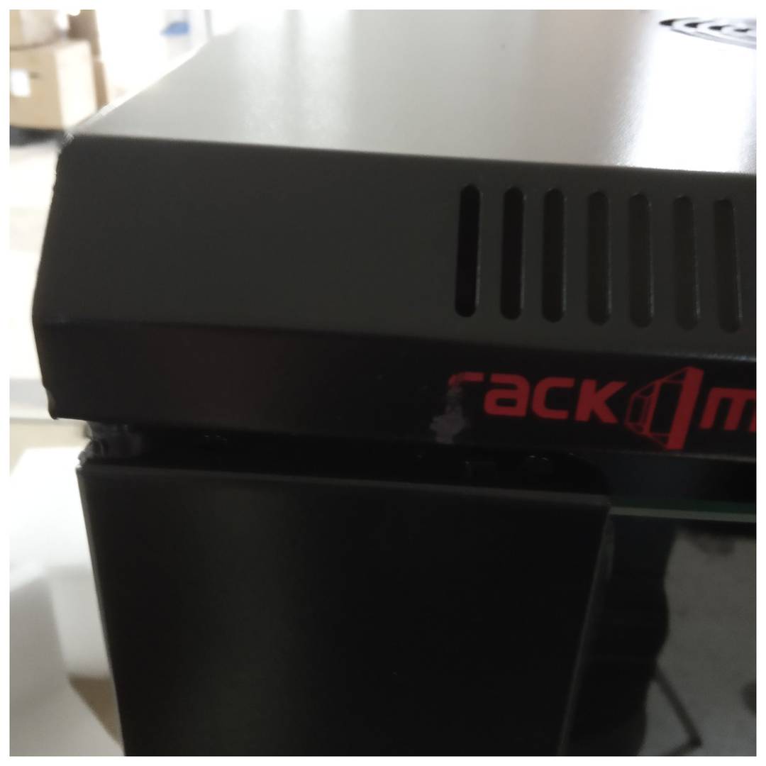 Wandgemonteerde rackkast 19