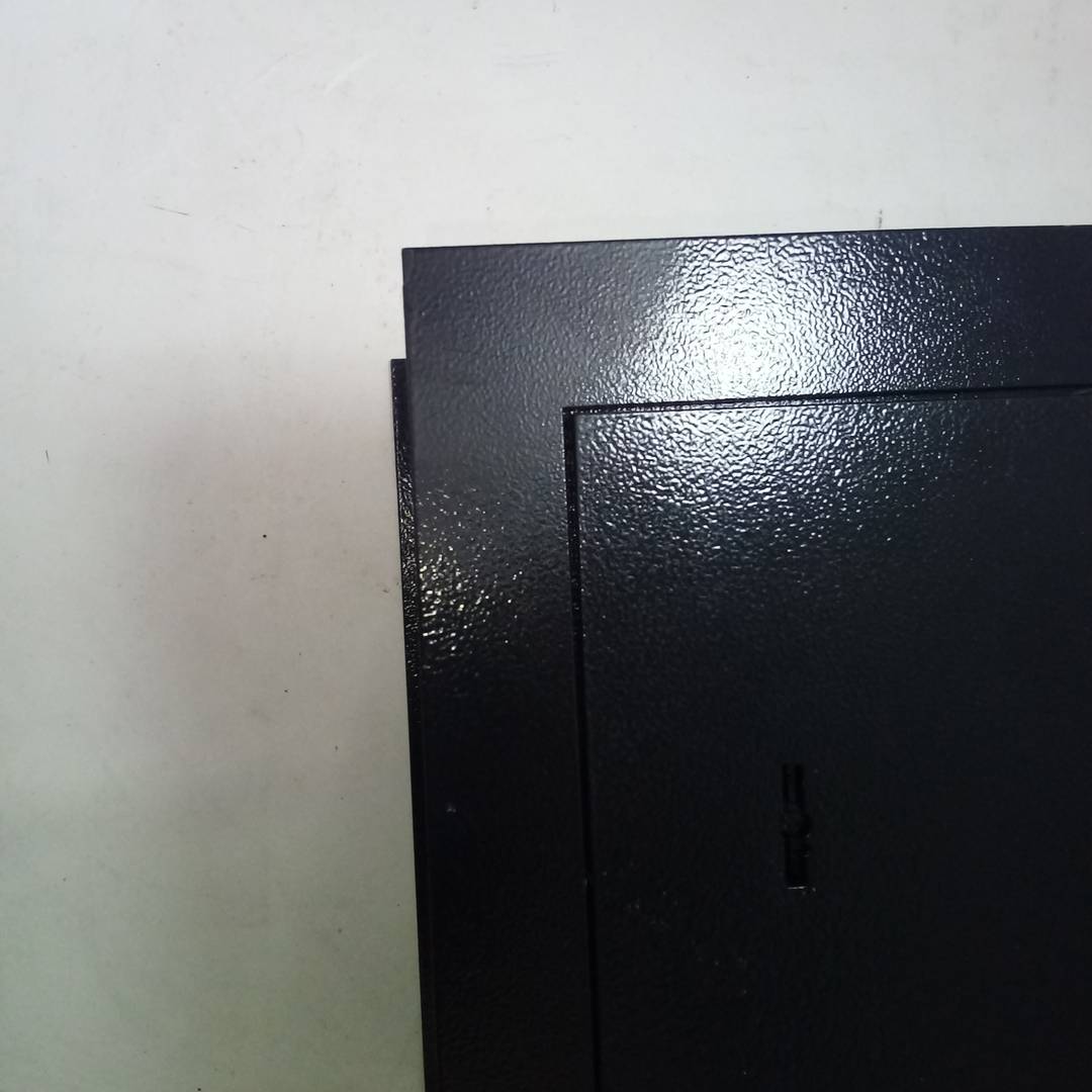 Caja fuerte de seguridad empotrada de acero con llaves 26x15x18cm negra