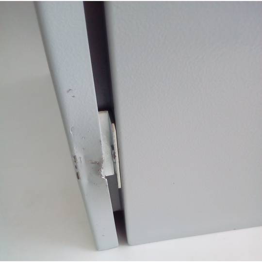 Metal electrical distribution box with IP65 protection for wall mounting 400x300x250mm
