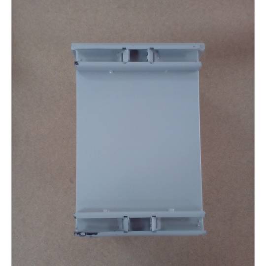 Elektroverteilerkasten aus Metall mit Schutzart IP65 zur Befestigung an einem Mast 200 x 300 x 200 mm