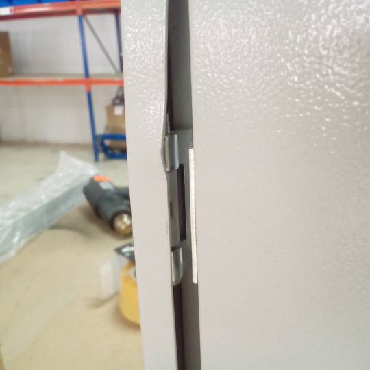 Metal electrical distribution box with IP65 protection for wall fixing 400x300x150mm